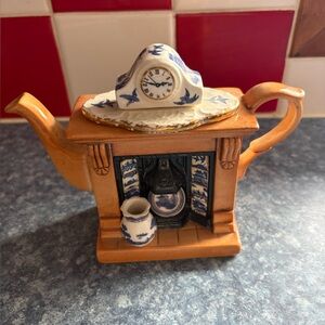 Royal Albert Paul Cardew Real Old Willow teapot